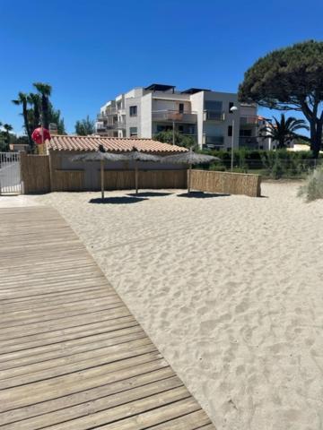 דירות סן סיפריאן Rez De Jardin + Terrasse Piscine Et Acces Direct Plage מראה חיצוני תמונה